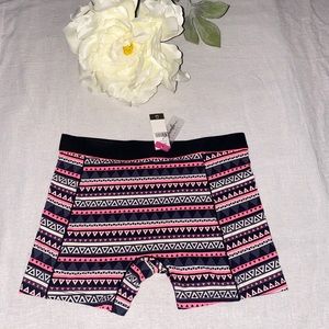 Fitted workout athletic shorts, by Youmita Sport